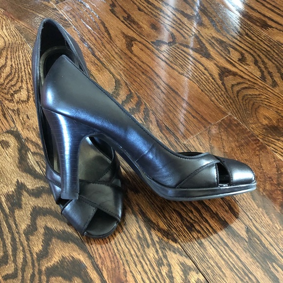 Black Open Toe Heels - Picture 5 of 5